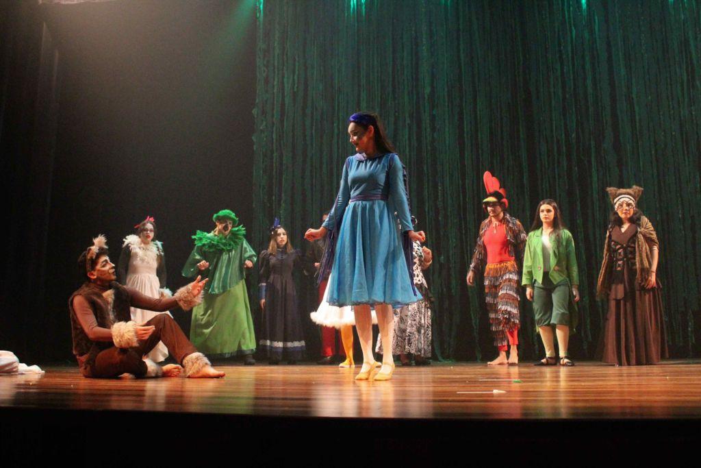 Companhia de teatro comemora cinco anos e promove apresentações no Teatro Amazonas