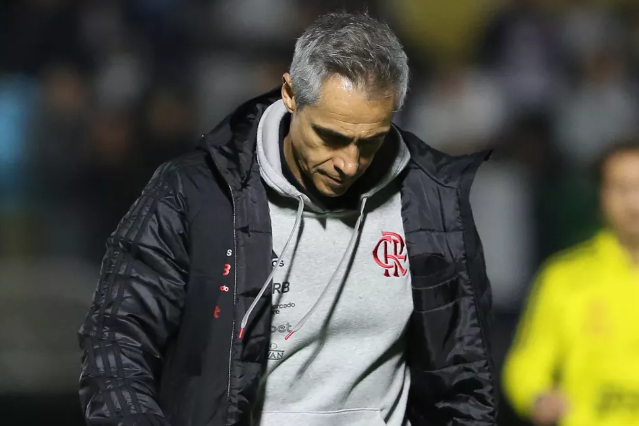 Flamengo oficializa a demissão de Paulo Sousa