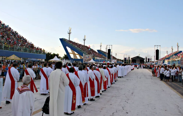 Manaus altera trânsito e linhas de ônibus para Festa de Pentecostes; confira