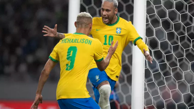 Neymar faz de pênalti, e Brasil vence o Japão em amistoso