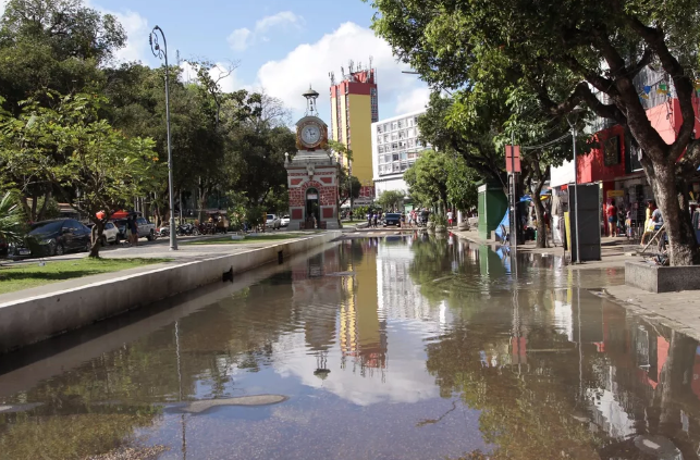 Nível do Rio Negro chega a 29,70 metros em Manaus e alcança a 4ª maior cheia da história