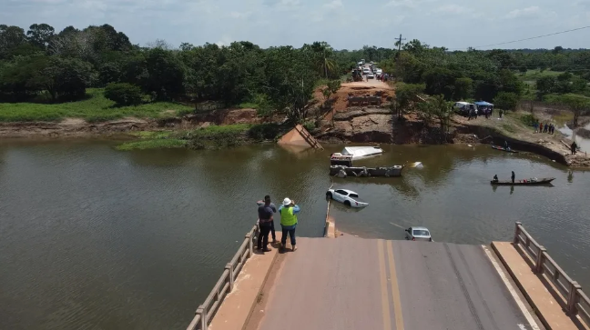 Bombeiros retomam buscas por vítimas desaparecidas após ponte desabar no AM