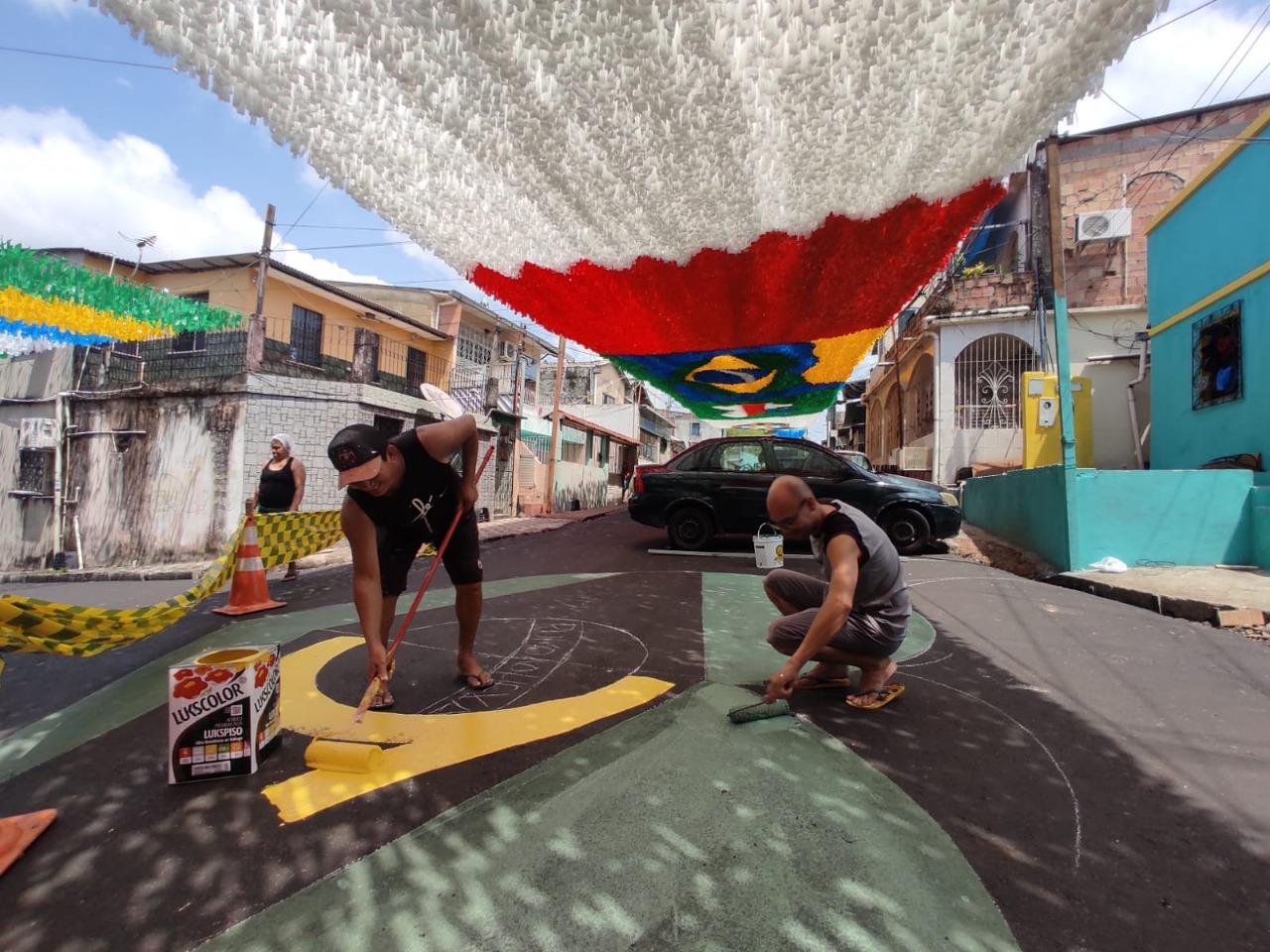 Rua Santa Isabel, a “Rua da Copa”, ganha as cores da torcida brasileira