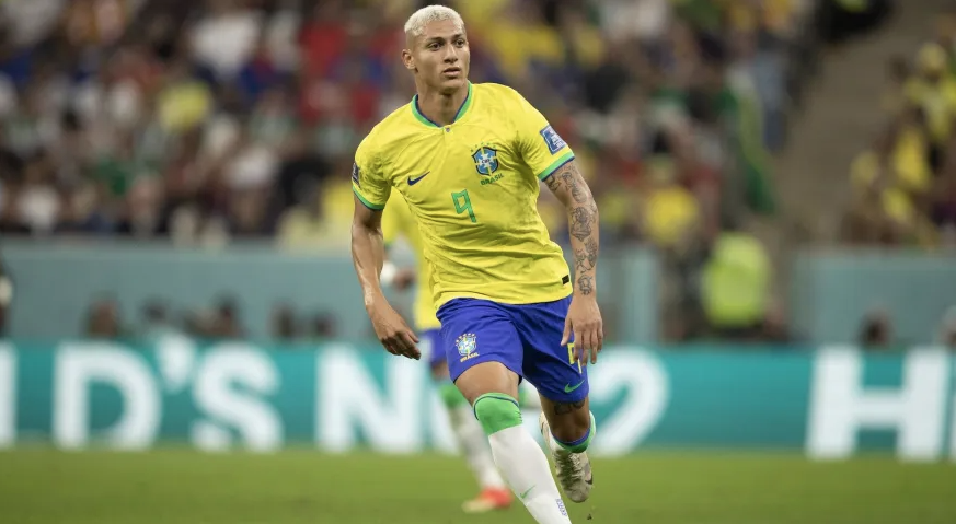 Com dois gols de Richarlison, Brasil vence a Sérvia na estreia da Copa do Mundo