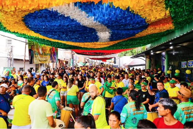 'Ruas da Copa' transmitem jogo do Brasil nesta segunda (5), em Manaus