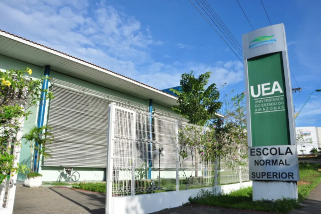 Seleção da UEA oferece salários de R$ 12,6 mil a professores temporários no AM