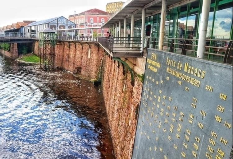 Inicia o processo de enchente do Rio Negro em Manaus.