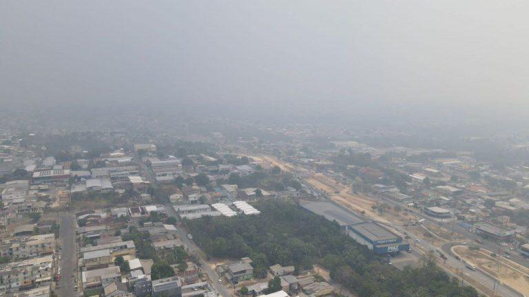 Manaus amanhece nesta sexta-feira (03/11) com qualidade do ar péssima, com riscos à saúde pública, aponta AppSelva