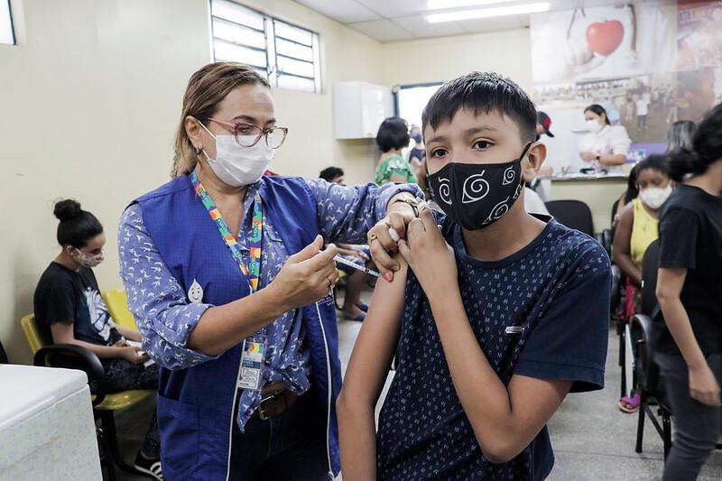 Com baixa adesão, Manaus amplia vacinação contra dengue para pessoas de até 14 anos