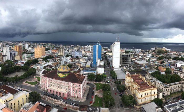 Manaus tem previsão de chuvas com ventos de até 100 km/h até segunda, alerta Inmet